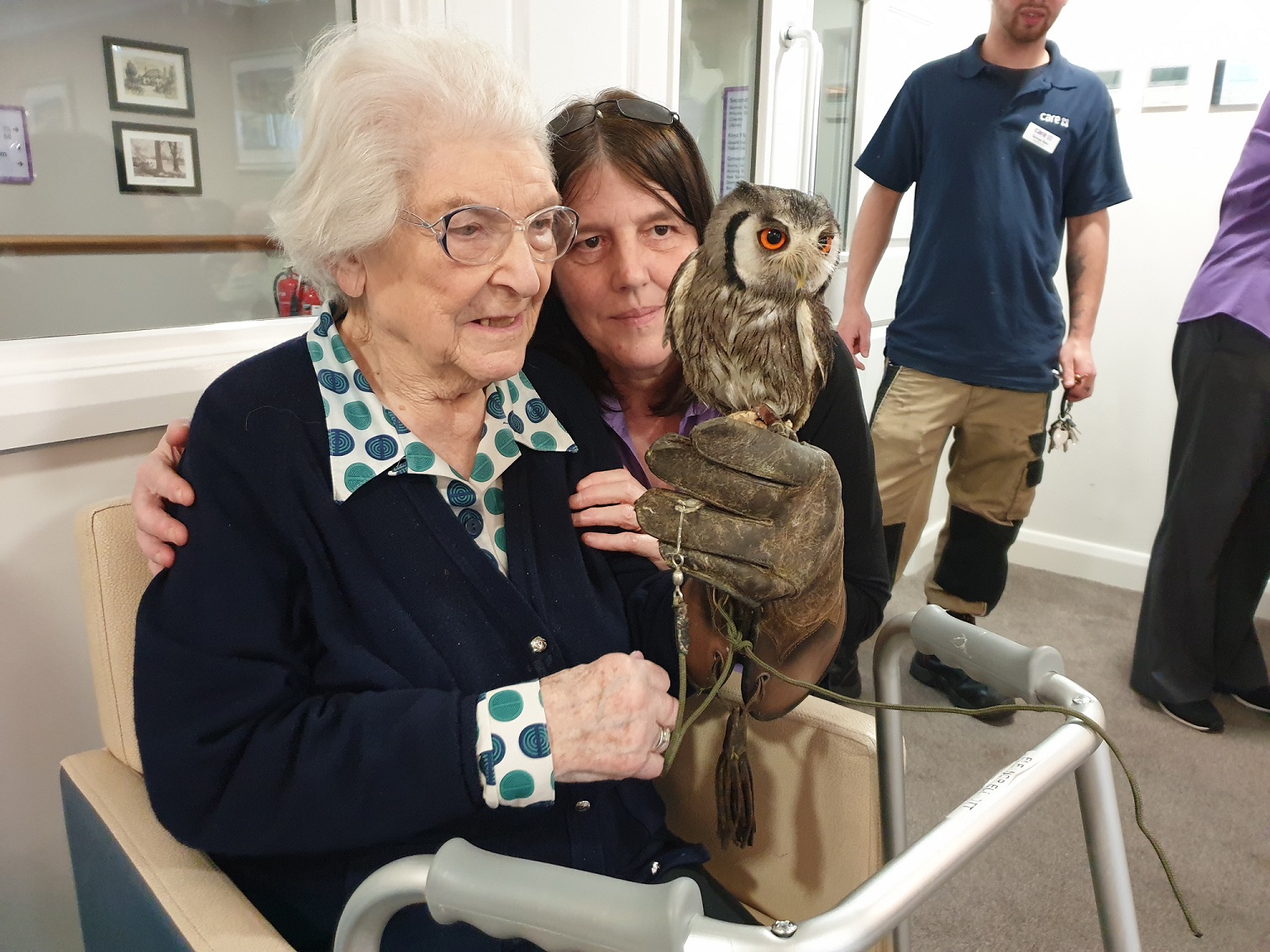 Dorset care home residents set their eyes on the skies